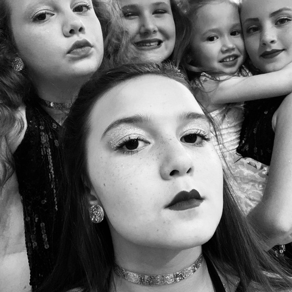 Meet your Posher, Gloria - Picture 5 of 8